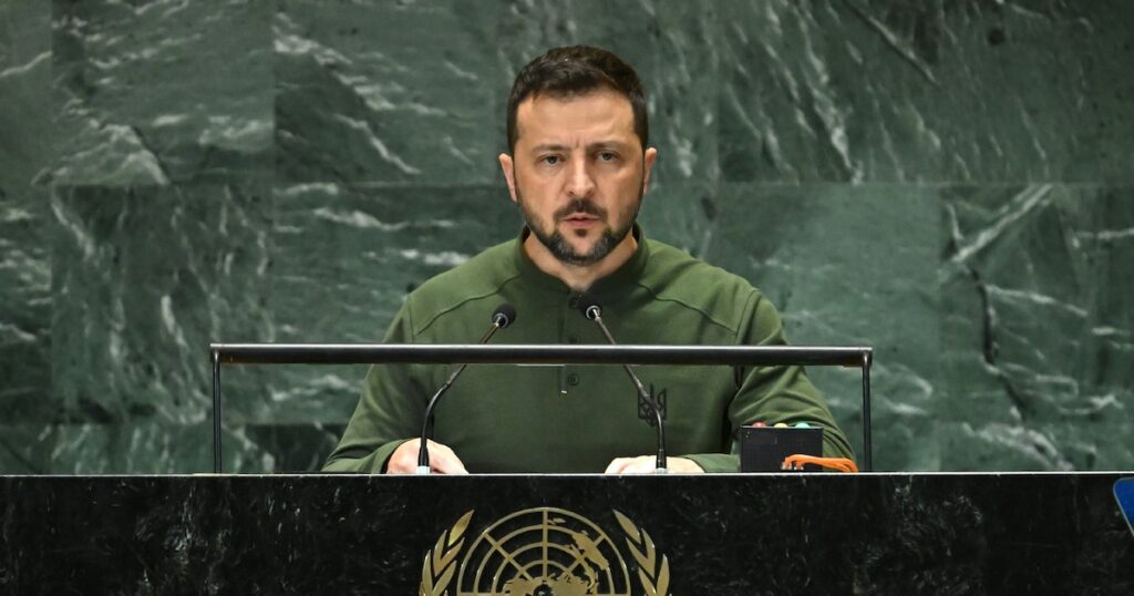 Le président ukrainien Volodymyr Zelensky parle lors du "Sommet de l'avenir" au siège des Nations unies, à New York, le 23 septembre 2024