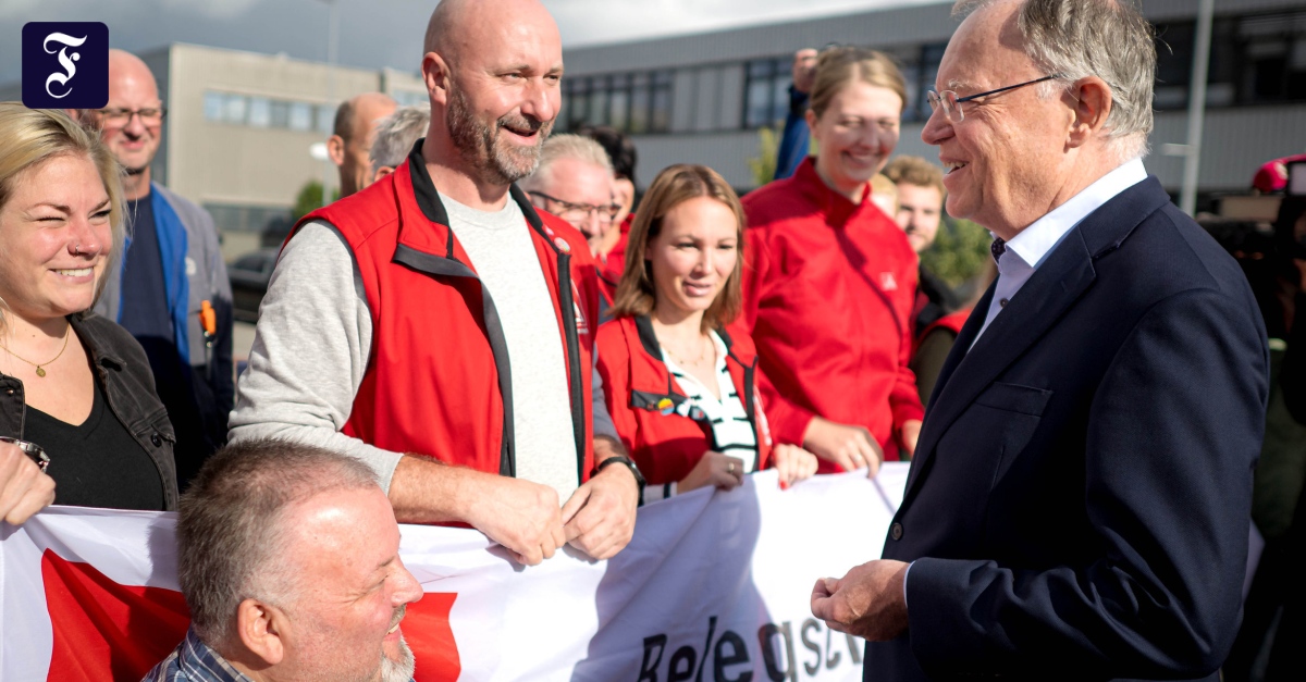 Regierungserklärung: Weil bereitet Bevölkerung auf Jobverluste bei VW vor