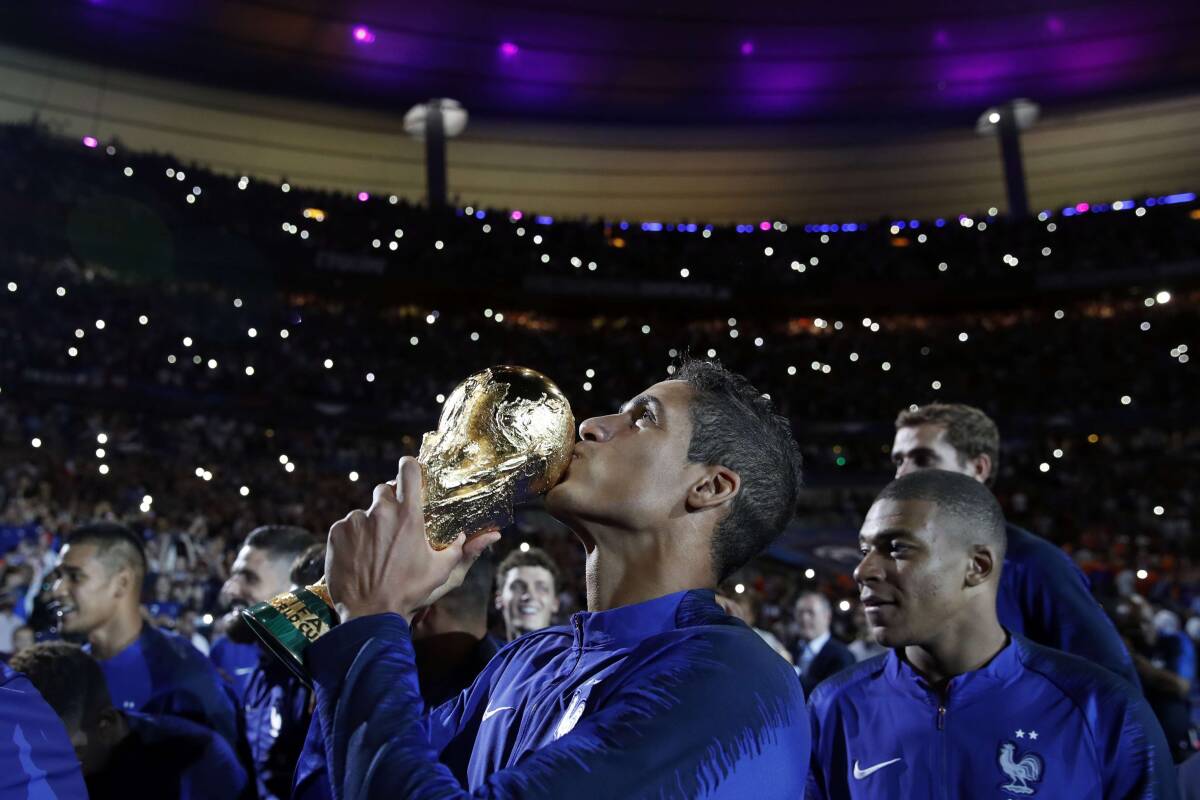 5 choses à savoir sur Raphaël Varane, défenseur aux multiples trophées désormais retraité