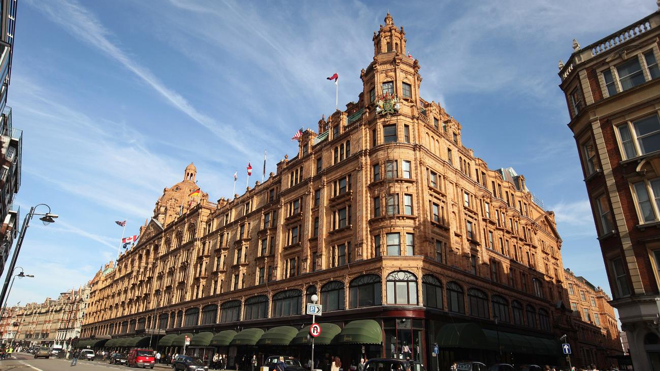 England: Britisches Kaufhaus Harrods entschuldigt sich bei misshandelten Frauen