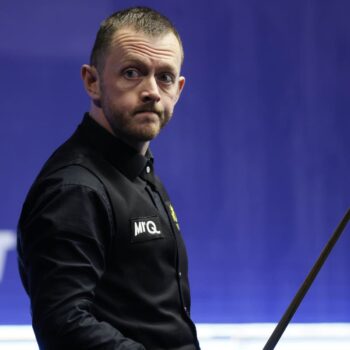 Mark Allen makes 147 maximum en route to securing quarter-final berth