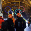 À Paris, la tour Eiffel a perdu ses anneaux olympiques dans la nuit