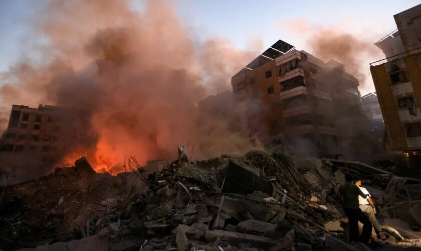 DIRECT. Guerre au Proche-Orient : Israël revendique une frappe sur le "quartier général" du Hezbollah à Beyrouth, le sort de son chef incertain