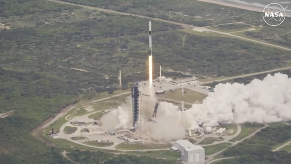 Une mission de SpaceX a décollé pour secourir les naufragés de l’ISS... dans cinq mois