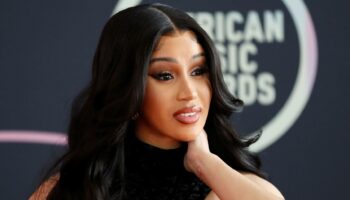 PSG-Rennes : Cardi B s’est ennuyée loin de la tribune ultra du PSG au Parc des Princes