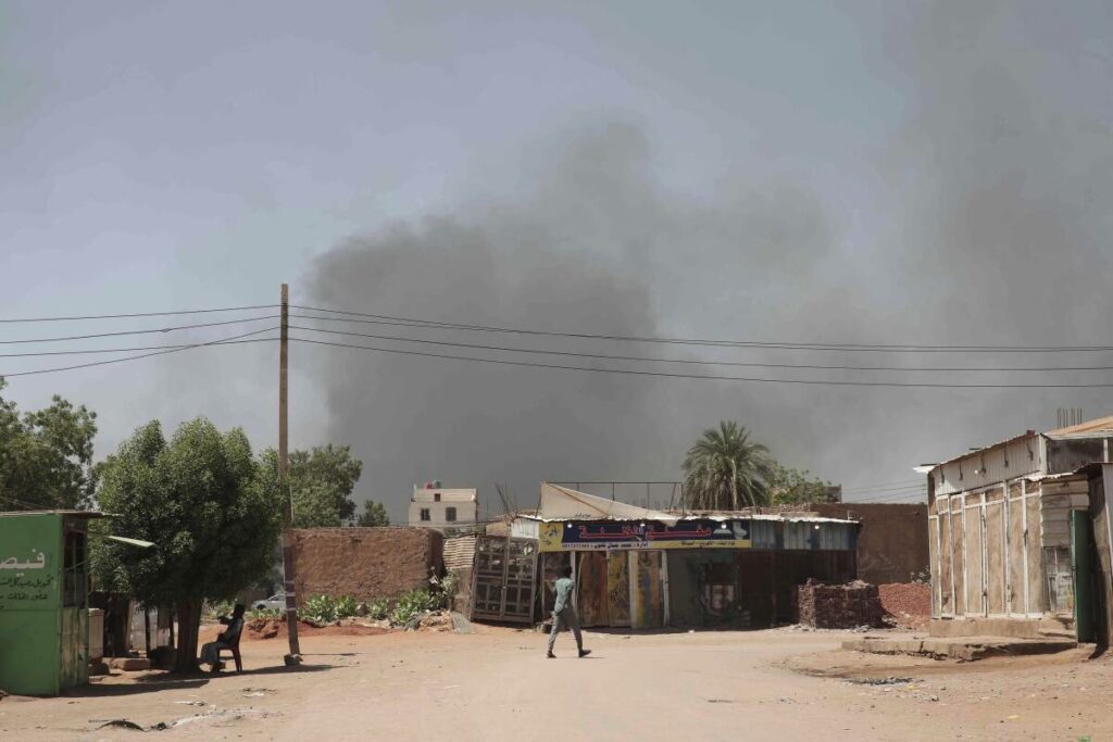 Guerre au Soudan : des « combats acharnés » entre l’armée et les paramilitaires à Khartoum