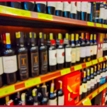 Un expert a testé les bouteilles de la foire aux vins Lidl, l'une d'elles l'a épaté et elle ne coûte que 4 euros