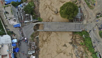 Au Népal, des inondations font au moins 104 morts et 64 disparus