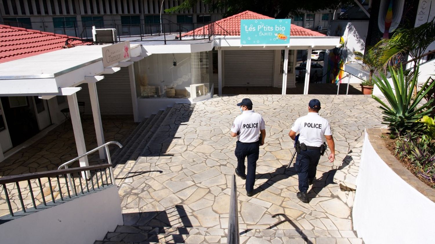 Quatre policiers soupçonnés de violences sur une personne handicapée en Polynésie française suspendus et placés en garde à vue