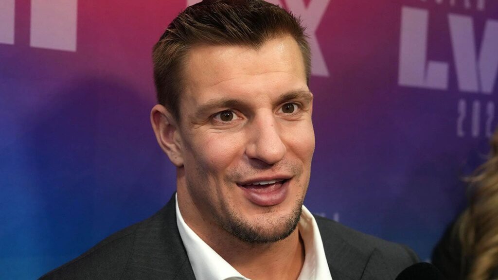 Rob Gronkowski left confused as 'FOX NFL Sunday' crew pulls off hilarious prank: 'Whoa!'