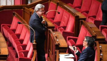 Jean-Luc Mélenchon et Olivier Faure à l'assemlée nationale le 28 avril 2020