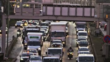 Périphérique parisien à 50 km/h : quatre questions sur cette mesure qui prend effet mardi