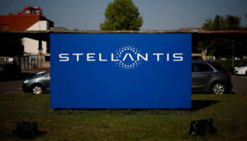 Déjà sous pression, Stellantis s’écroule en Bourse