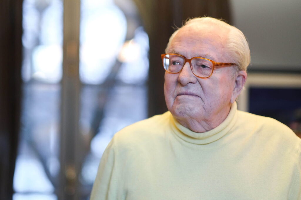 Jean Marie Le Pen "abusé" : sa fille porte plainte pour défendre son père