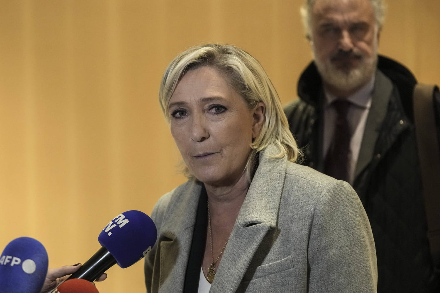 Son compagnon, son chauffeur... Marine Le Pen a embauché des assistants parlementaires surprenants