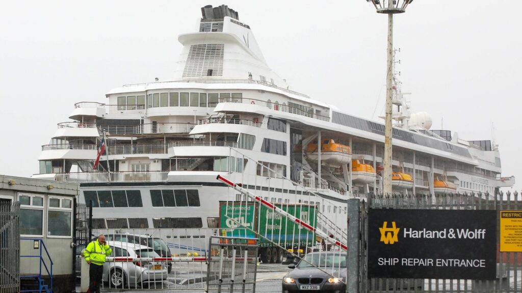 L'"Odyssey" va pouvoir débuter sa croisière de trois ans et demi autour du monde, après être resté bloqué quatre mois à Belfast