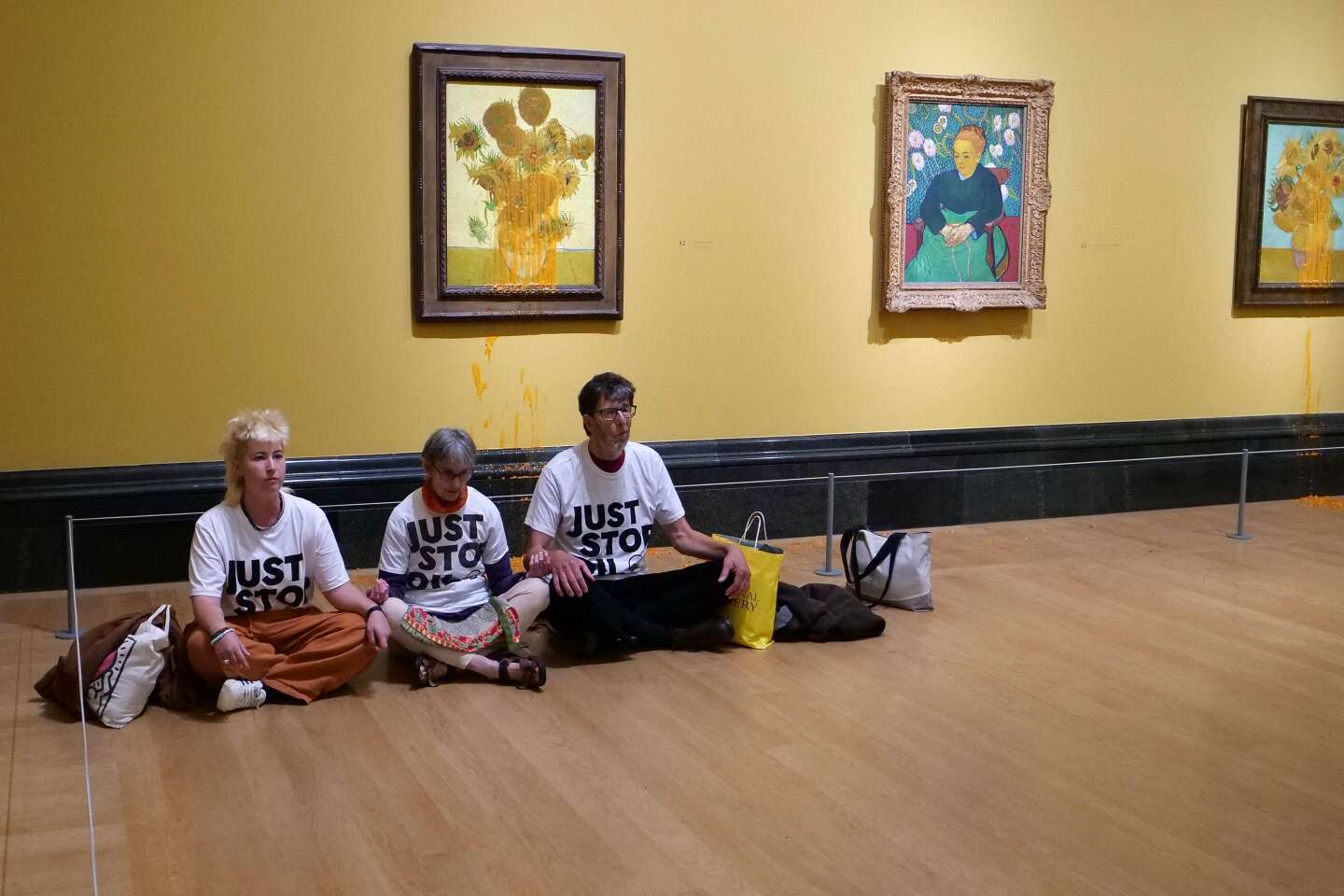 A Londres, de nouveaux jets de soupe de militants écologistes sur deux tableaux des « Tournesols » de Van Gogh