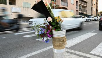 À Vallauris, fleurs et colère après le drame d’une fillette fauchée par une moto