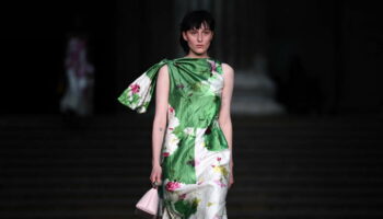 A la fashion week de Londres, ode au saphisme