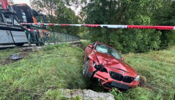 Accident: Une voiture termine en mauvaise posture sur le CR353