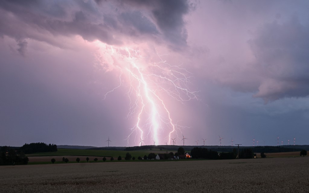 Alerte jaune : Des orages et de fortes pluies attendues ce soir