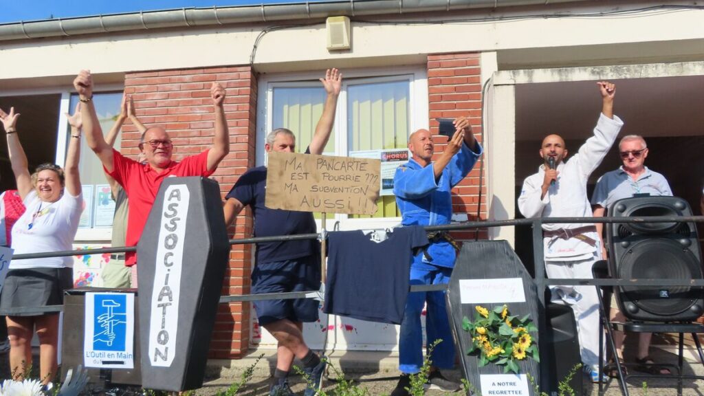 Ambiance tendue à la fête des associations de Noyon après les baisses de subventions