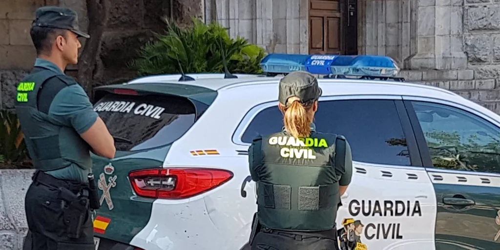 Amenazan con un cuchillo a un camionero, lo maniatan, le meten la cabeza en un saco y le roban la carga en un área de servicio de Granada