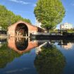 André Manoukian donne un concert sur l’eau à Toulouse pour sauver les platanes du canal du Midi