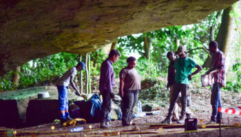 Au Gabon, sonder l’histoire commune des hommes et de la forêt