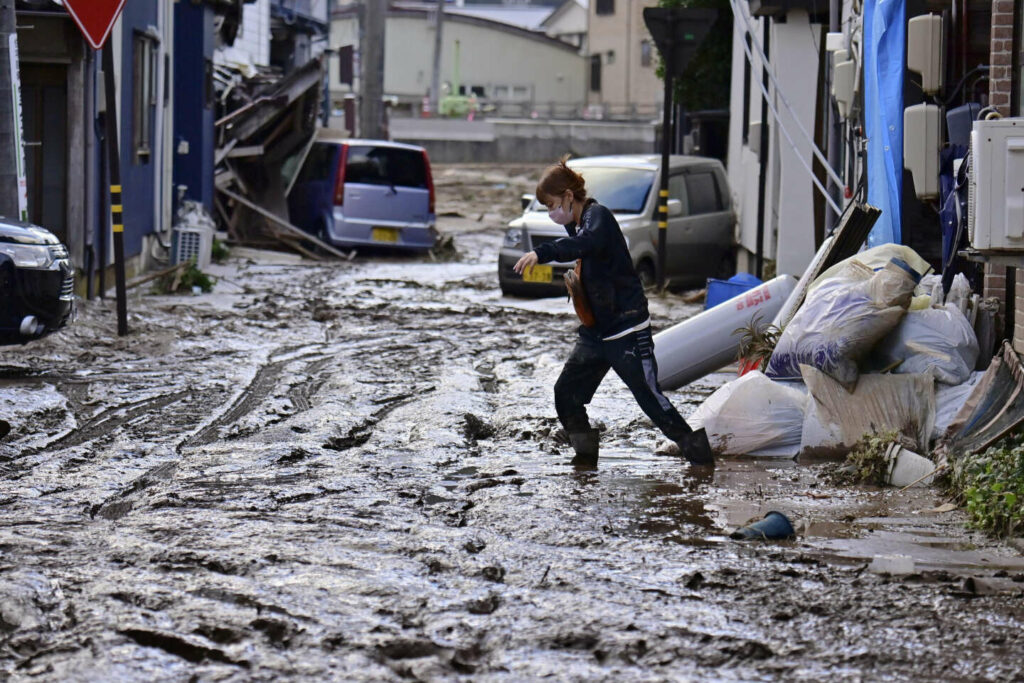 Au Japon, le bilan des inondations monte à six morts