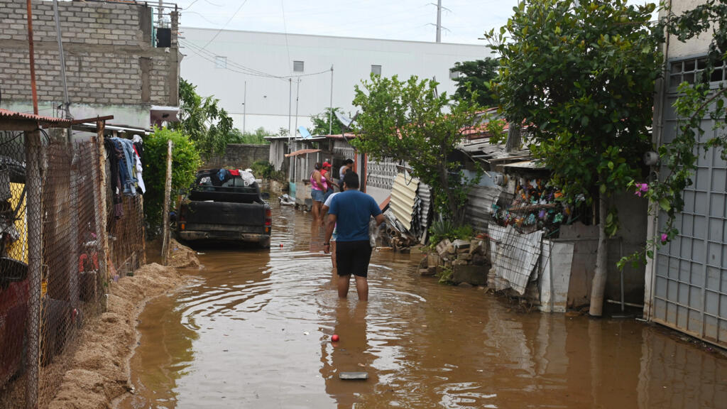 Au Mexique, l'ouragan John fait plus d'une dizaine de morts