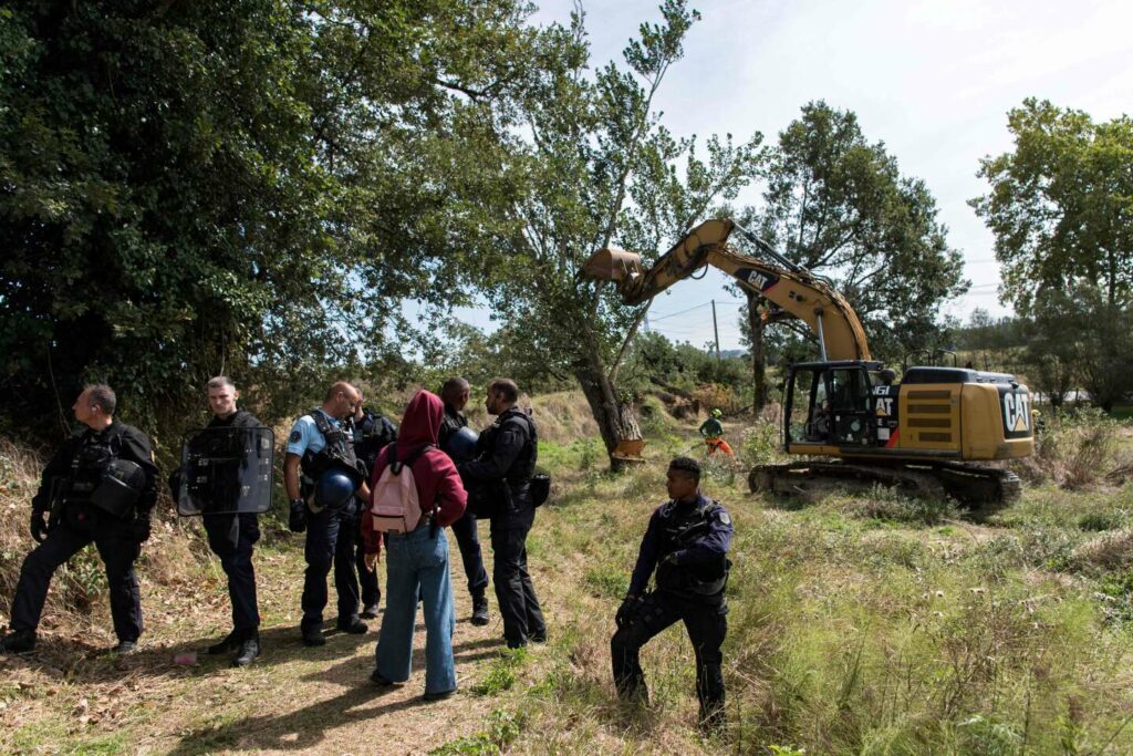 Autoroute A69 : des gendarmes sont intervenus dans le dernier bastion d’opposants, premières coupes d’arbres