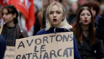 Avortement: Manifestations en France pour défendre un "droit" jugé fragile