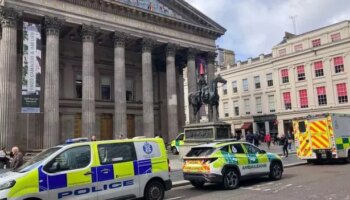 BREAKING: Man dies after Glasgow art gallery fall horror