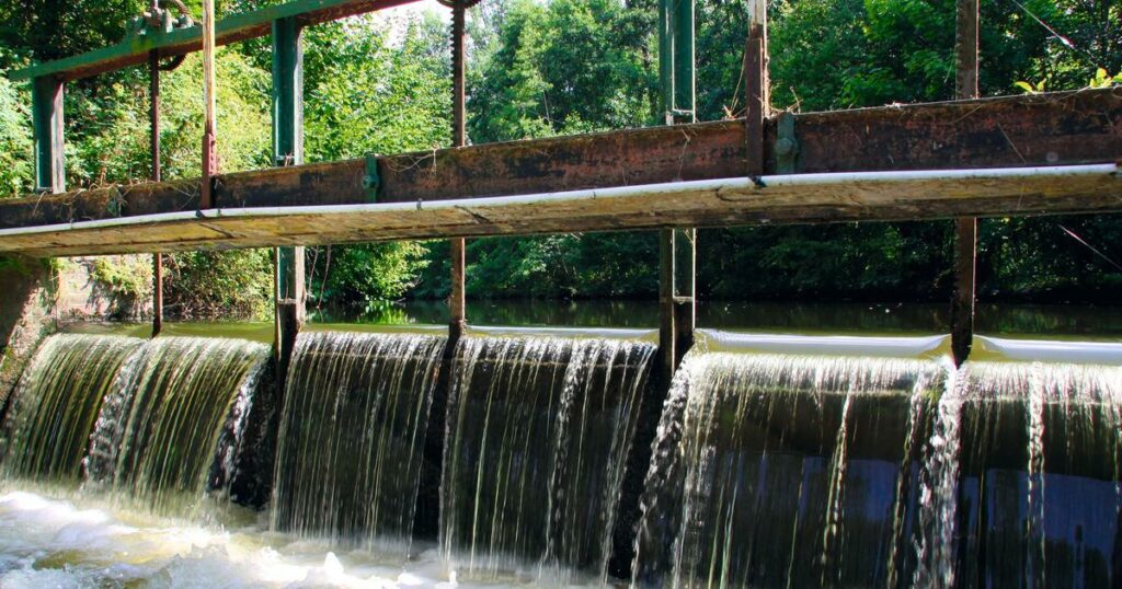 Bataille rangée sur les rivières entre partisans des petits barrages et les libérateurs des eaux