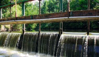 Bataille rangée sur les rivières entre partisans des petits barrages et les libérateurs des eaux