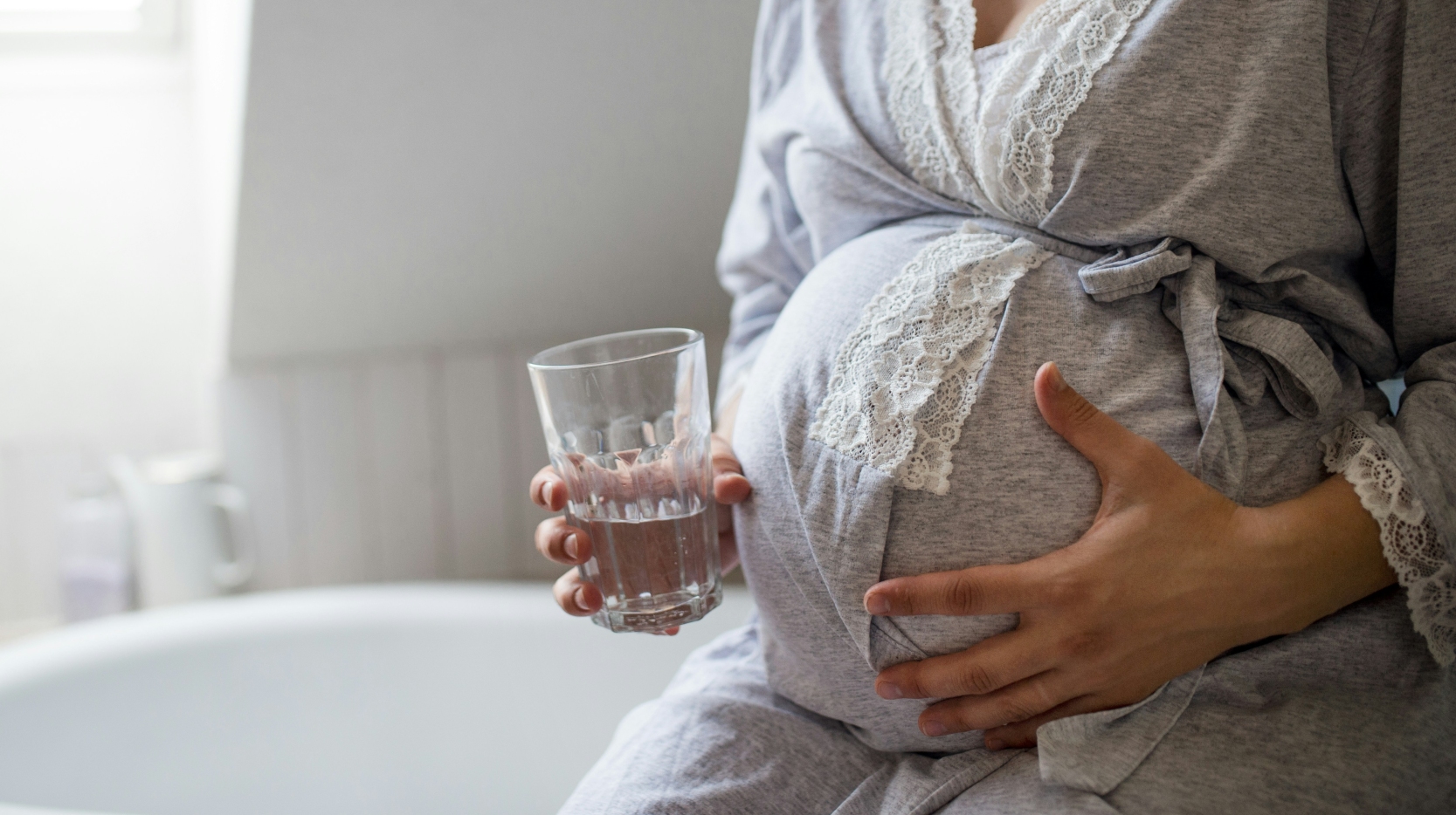 Boire de l'alcool avant de concevoir un enfant pourrait accélérer son vieillissement