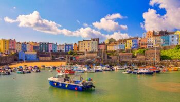 Britain's 'best seaside town' sees 'massive' number of homes go on sale as owners walk away