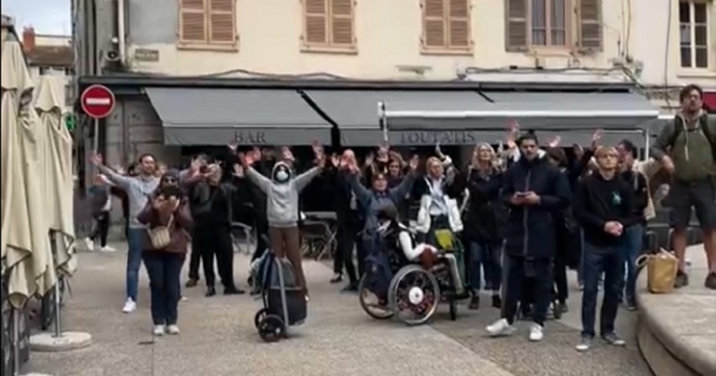 Chant antifasciste, minute de silence non respectée : un «hommage à Philippine» conspué par des militants