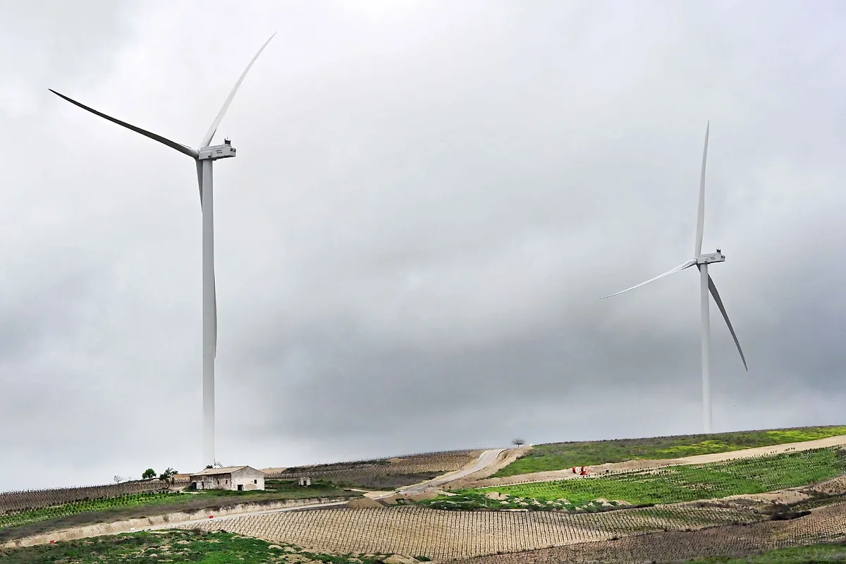 Cinco provincias en alerta este sábado por viento y olas, con bajada de las mínimas en toda España