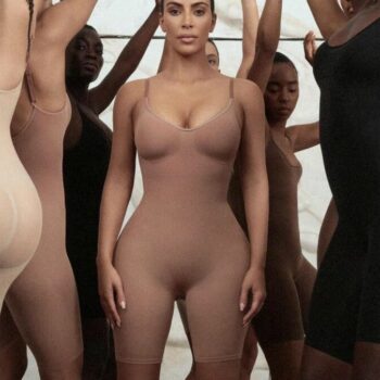 Critiquée au Japon, Kim Kardashian renonce à nommer sa gamme de lingerie «Kimono»