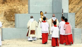 Dans le Lot-et-Garonne, les moines de Sainte-Marie de la Garde en quête de 5 millions d'euros pour construire leur nouvelle abbaye