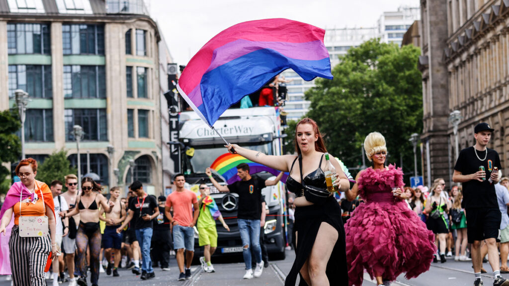 Découvrir sa bisexualité sur le tard, un cheminement intime et joyeux