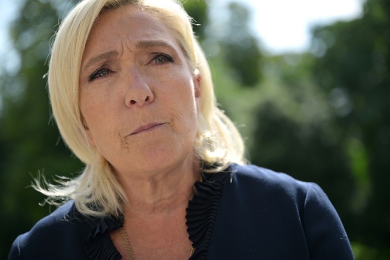 Détournement de fonds publics européens: Le procès de Marine Le Pen et du RN s'ouvre à Paris