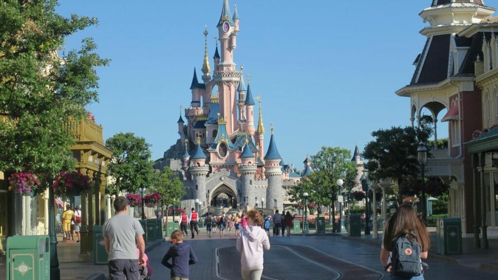 Disneyland Paris : des salariés en grève ce dimanche pour défendre leur rythme de travail