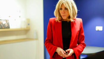 Dissolution, législatives, nomination de Michel Barnier... Brigitte Macron, (presque) comme si de rien n’était