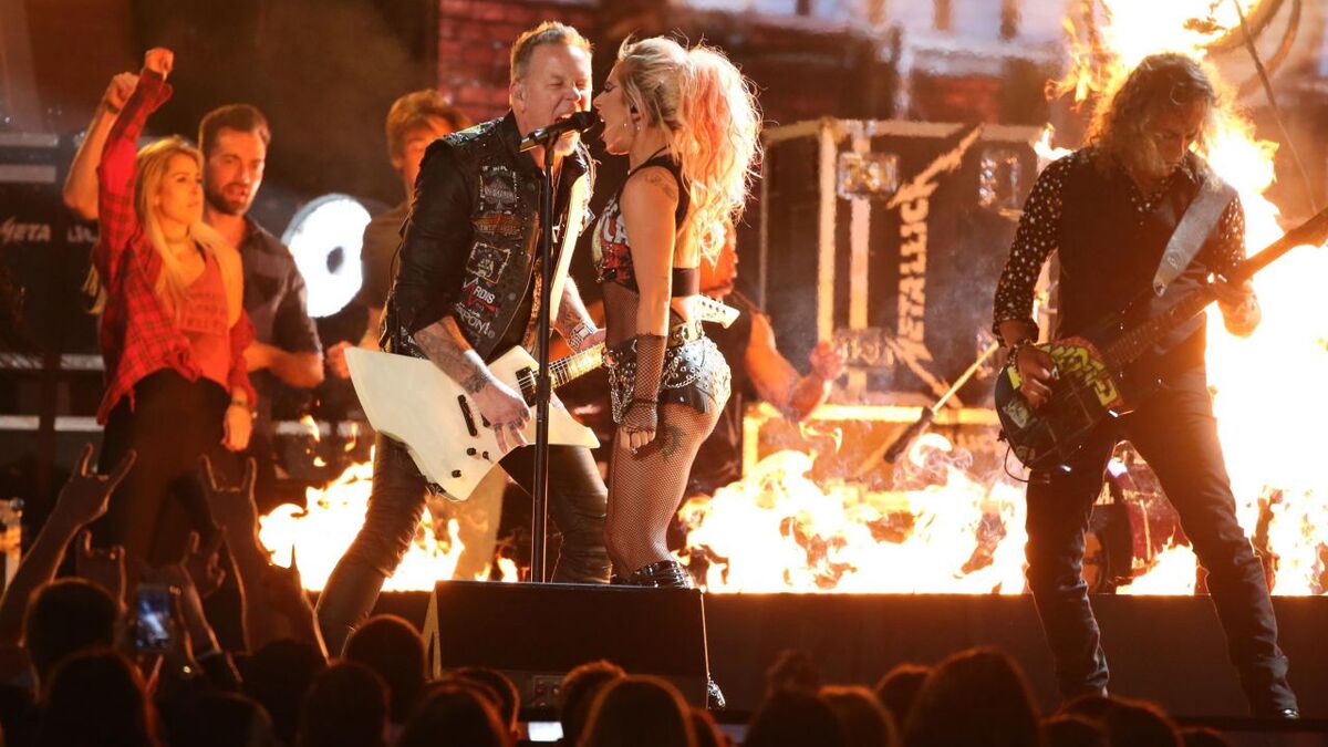 EN IMAGES. Grammy Awards : Metallica et Lady Gaga mettent le feu