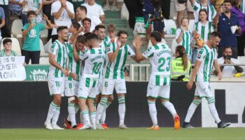 El Córdoba CF se aferra al Arcángel para ganar ante el Racing de Ferrol (3-1)