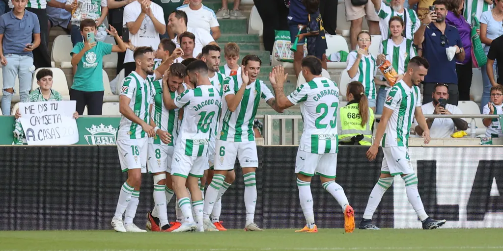 El Córdoba CF se aferra al Arcángel para ganar ante el Racing de Ferrol (3-1)