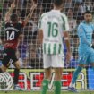 El Mallorca pone palos en las ruedas del Betis (1-2)